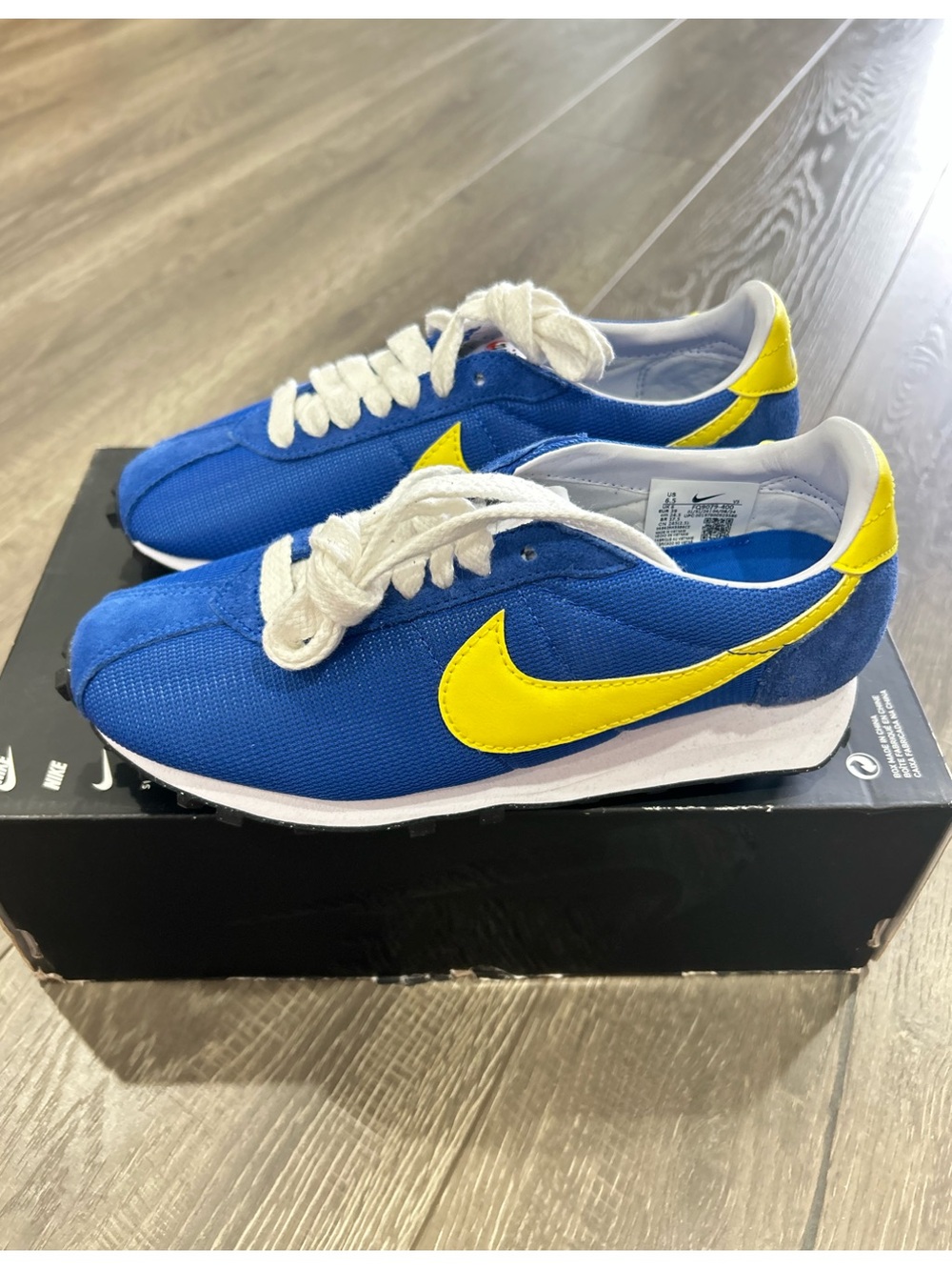 Nike Blue and Yellow Retro-Style Runner Sneakers unisex 39